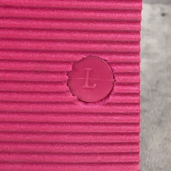 Nine West Women's Pink White Logo Flip‎ Flops Size 8 (Large) Water Shoes Slides - Picture 6 of 6